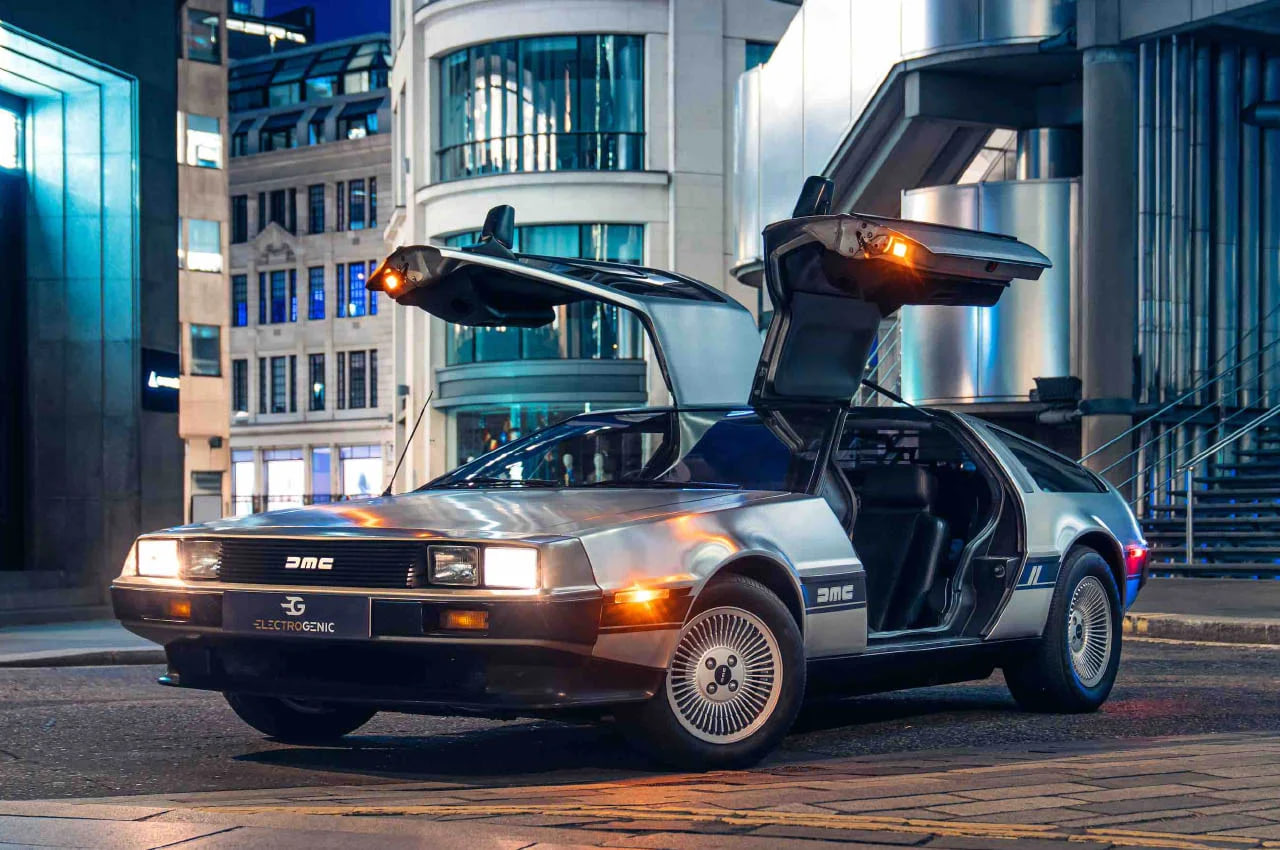 DeLorean DMC-12