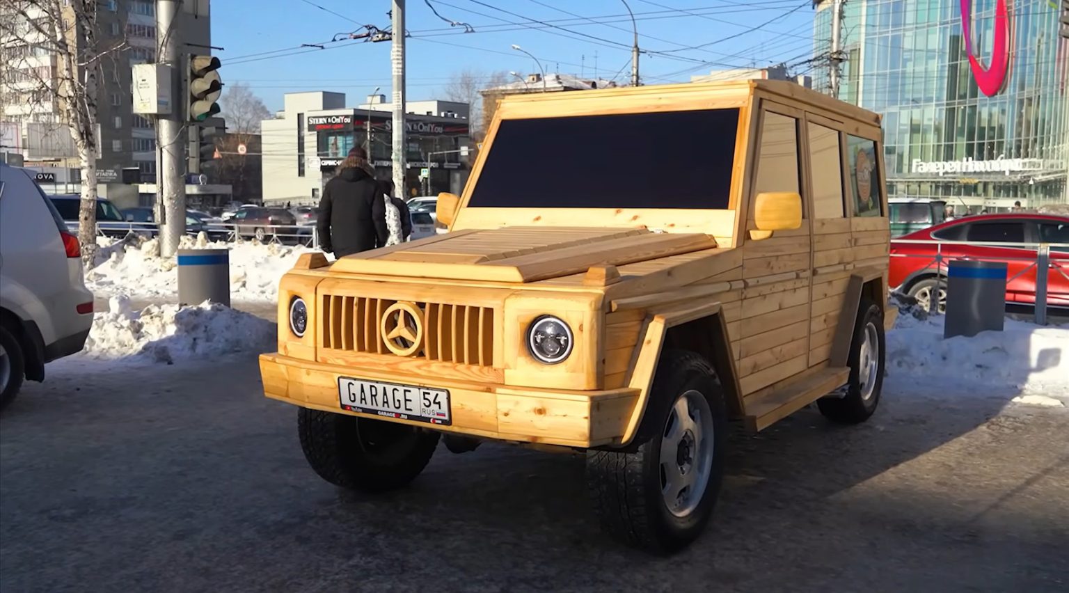 Mercedes-AMG из дерева