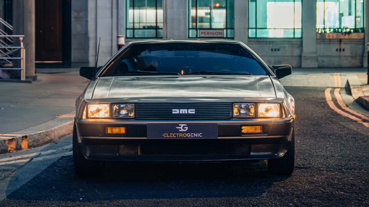 DeLorean DMC-12