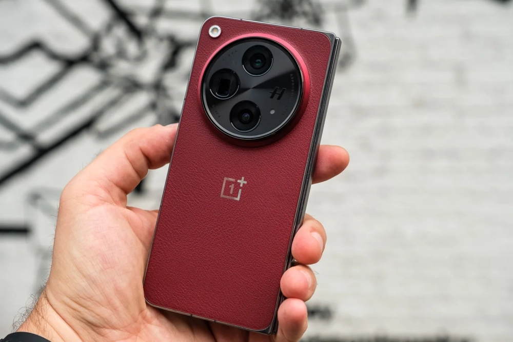 OnePlus Open Apex Edition Crimson Shadow