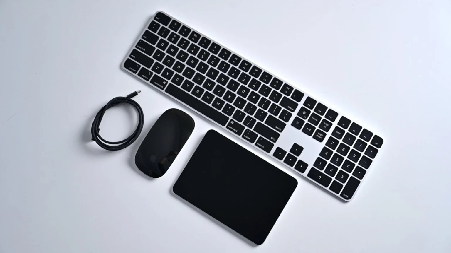 apple Magic Mouse, Magic Trackpad и Magic Keyboard