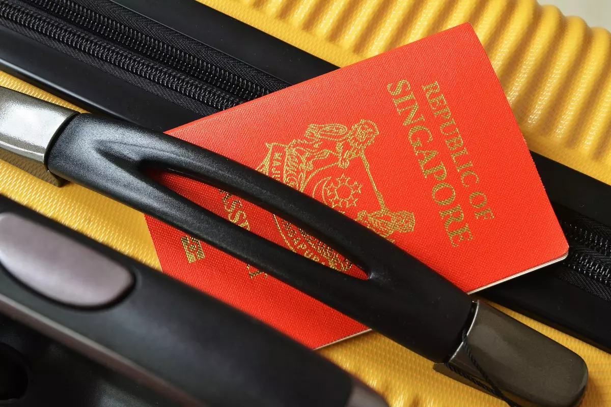 Henley Passport Index назвал самые сильные паспорта мира за первое полугодие 2025 года. Лидером стал паспорт Сингапура с безвизовым доступом в 193 страны.