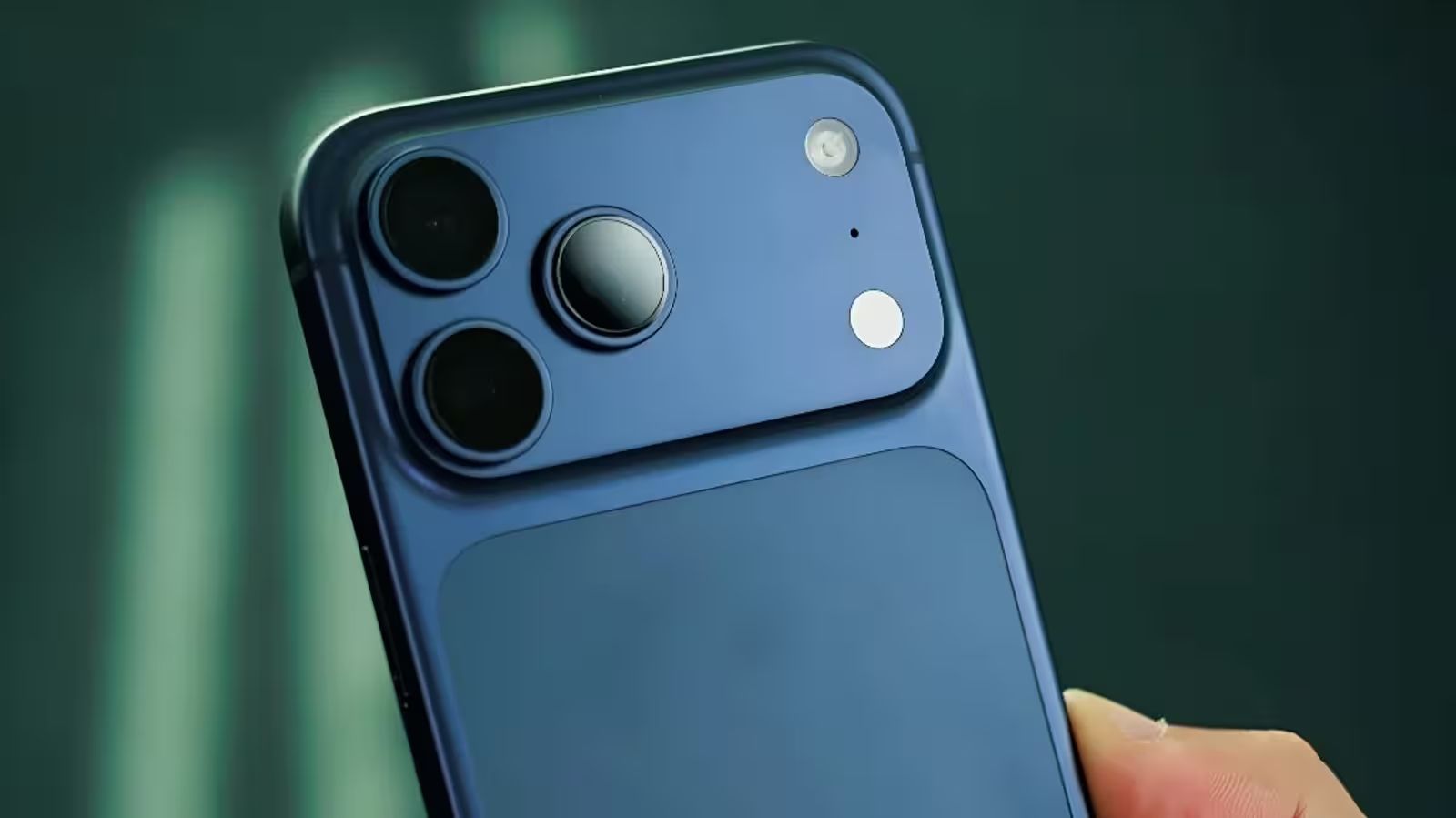 iPhone 17